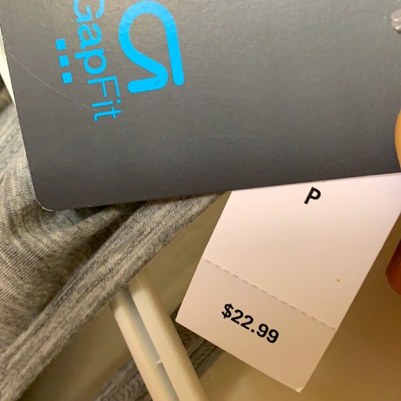 Brand new Gap tank top - Picture 3 of 3